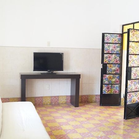 Casa De Los Soles B&B Hostal Tlaquepaque Esterno foto